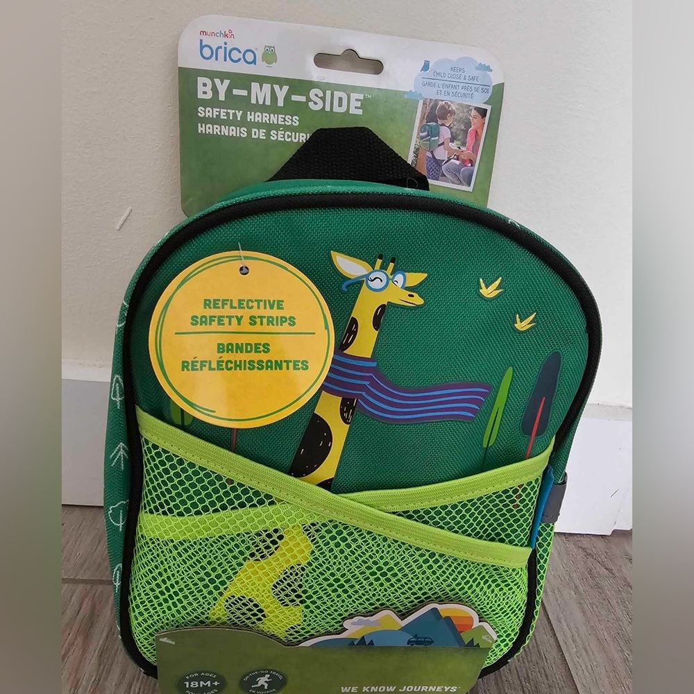 Brand new with tags Brica by my side green giraffe book bag with safety harness